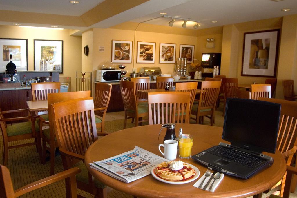 Phoenix Inn Suites Salem Restaurant bilde