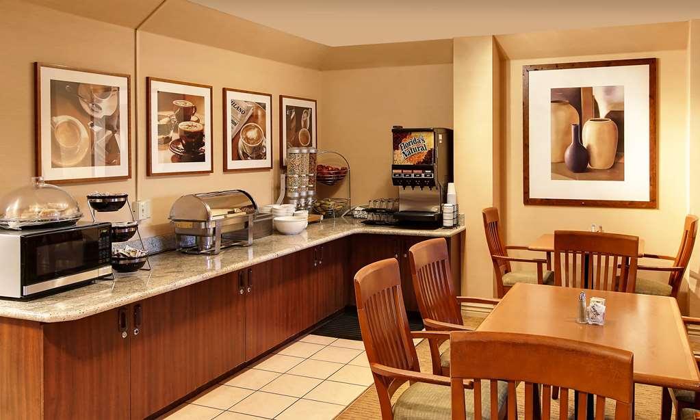 Phoenix Inn Suites Salem Restaurant bilde
